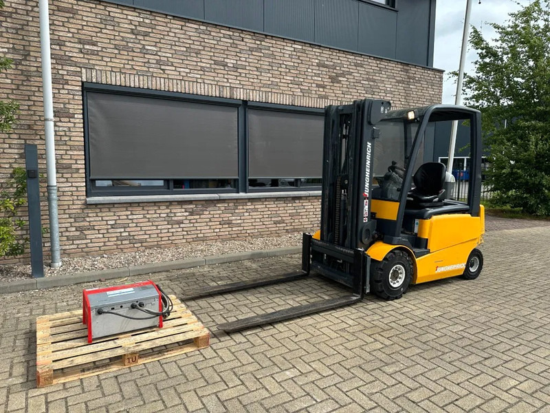 Jungheinrich EFG 425 K 2.5 ton Triplex Freelift Sideshift Elektra Heftruck - Ηλεκτροκίνητο περονοφόρο: φωτογραφία 4 Jungheinrich EFG 425 K 2.5 ton Triplex Freelift Sideshift Elektra Heftruck - Ηλεκτροκίνητο περονοφόρο: φωτογραφία 4