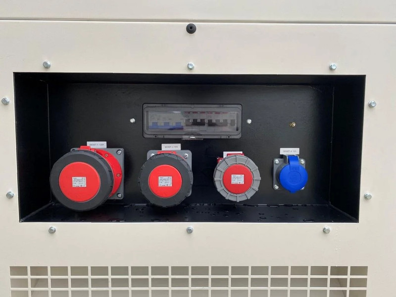 Perkins 88 kVA Silent generatorset New ! - Βιομηχανική γεννήτρια: φωτογραφία 4 Perkins 88 kVA Silent generatorset New ! - Βιομηχανική γεννήτρια: φωτογραφία 4