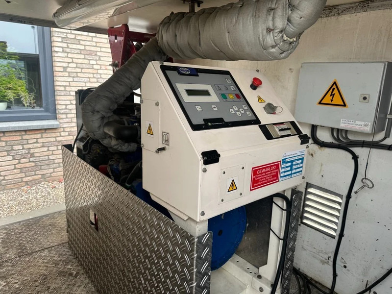 Perkins DIBO IBH-M 20015 Hogedruk unit 200 Bar 1500 L / min Mobiele Aanhanger 12.5 kVA aggregaat - Πλυστικό μηχάνημα: φωτογραφία 3 Perkins DIBO IBH-M 20015 Hogedruk unit 200 Bar 1500 L / min Mobiele Aanhanger 12.5 kVA aggregaat - Πλυστικό μηχάνημα: φωτογραφία 3