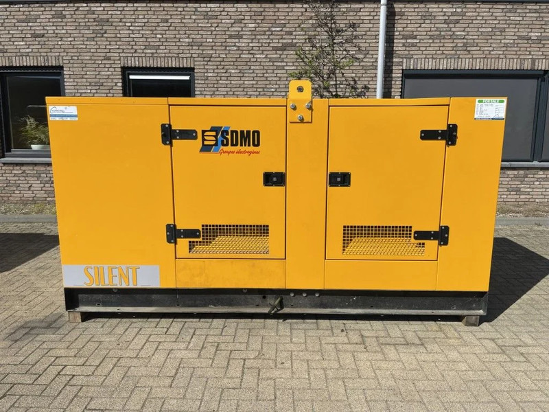 SDMO Cummins Leroy Somer 150 kVA silent - Βιομηχανική γεννήτρια: φωτογραφία 2 SDMO Cummins Leroy Somer 150 kVA silent - Βιομηχανική γεννήτρια: φωτογραφία 2