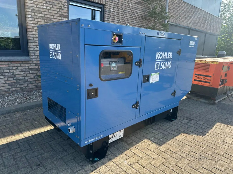 SDMO J110K John Deere 110 kVa silent noodstroom generatorset as New ! 40 hours ! - Βιομηχανική γεννήτρια: φωτογραφία 5 SDMO J110K John Deere 110 kVa silent noodstroom generatorset as New ! 40 hours ! - Βιομηχανική γεννήτρια: φωτογραφία 5