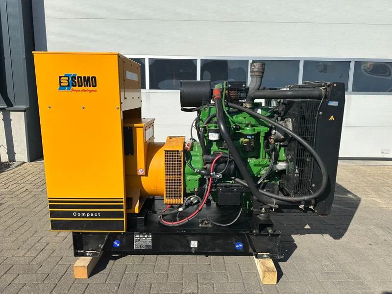 SDMO John Deere Leroy Somer 100 kVA generatorset - Βιομηχανική γεννήτρια: φωτογραφία 1 SDMO John Deere Leroy Somer 100 kVA generatorset - Βιομηχανική γεννήτρια: φωτογραφία 1