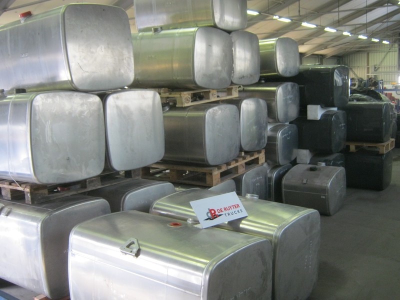 DAF Brandstoftanks voor CF en XF (aluminium) - Ρεζερβουάρ καυσίμου για Φορτηγό: φωτογραφία 1 DAF Brandstoftanks voor CF en XF (aluminium) - Ρεζερβουάρ καυσίμου για Φορτηγό: φωτογραφία 1