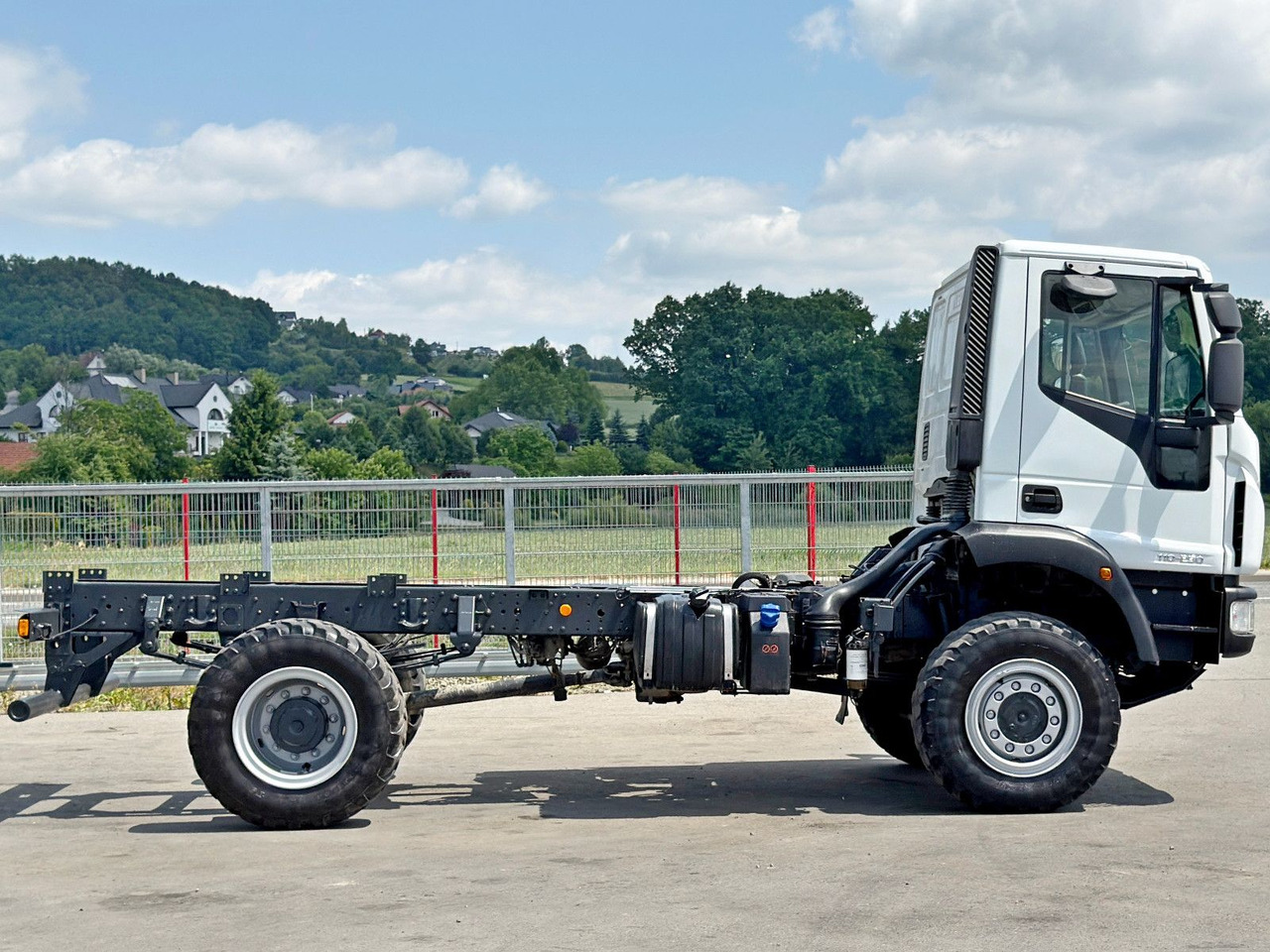 Iveco EUROCARGO 110-250* PLATFORM 4,60 m* 4x4 - Φορτηγό σασί: φωτογραφία 4 Iveco EUROCARGO 110-250* PLATFORM 4,60 m* 4x4 - Φορτηγό σασί: φωτογραφία 4