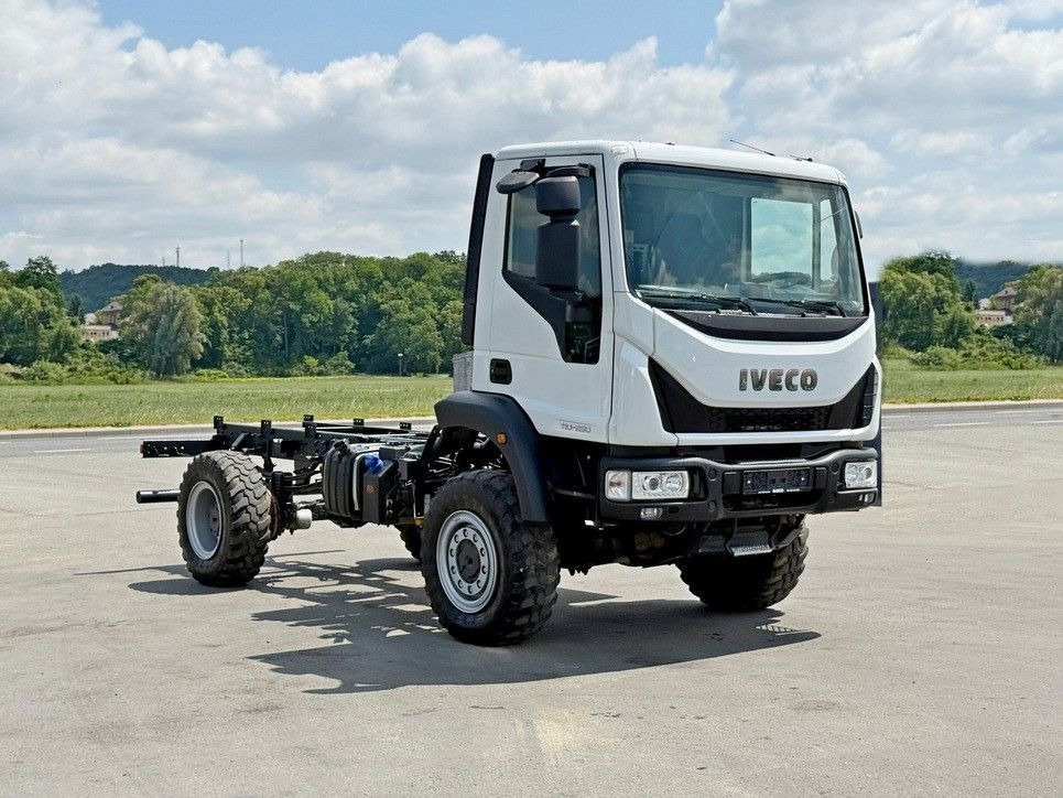 Iveco EUROCARGO 110-250* PLATFORM 4,60 m* 4x4 - Φορτηγό σασί: φωτογραφία 2 Iveco EUROCARGO 110-250* PLATFORM 4,60 m* 4x4 - Φορτηγό σασί: φωτογραφία 2