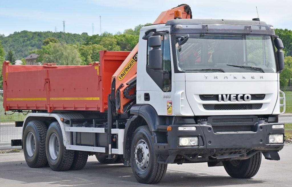Iveco TRAKKER 360 * Kipper 5,60m* KRAN /FUNK * 6x4 - Φορτηγό με γερανό, Φορτηγό ανατρεπόμενο: φωτογραφία 3 Iveco TRAKKER 360 * Kipper 5,60m* KRAN /FUNK * 6x4 - Φορτηγό με γερανό, Φορτηγό ανατρεπόμενο: φωτογραφία 3