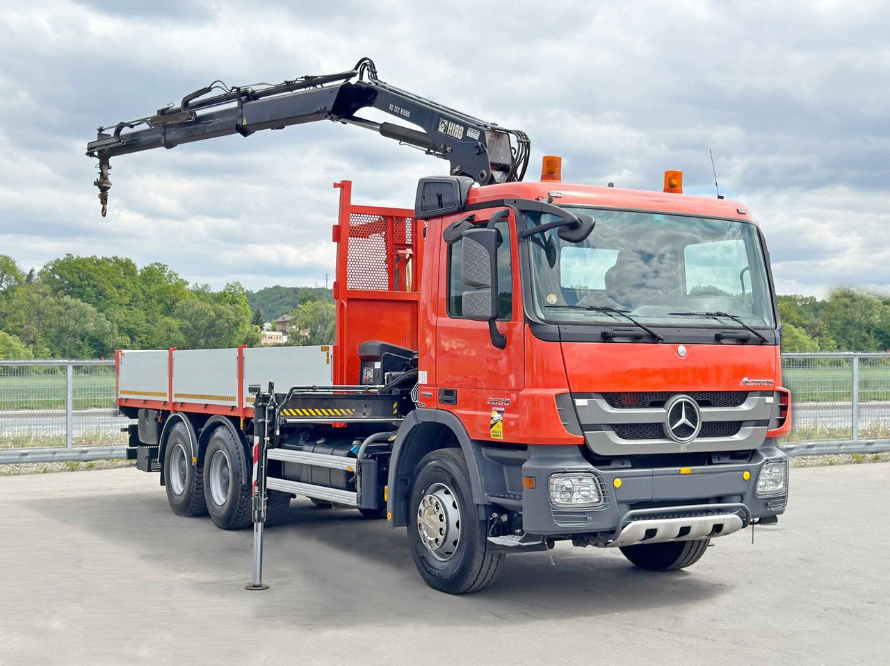 Mercedes-Benz ACTROS 2636*HIAB 122 BS-2 HIDUO + FUNK/6x4 * TOP - Φορτηγό με γερανό: φωτογραφία 2 Mercedes-Benz ACTROS 2636*HIAB 122 BS-2 HIDUO + FUNK/6x4 * TOP - Φορτηγό με γερανό: φωτογραφία 2