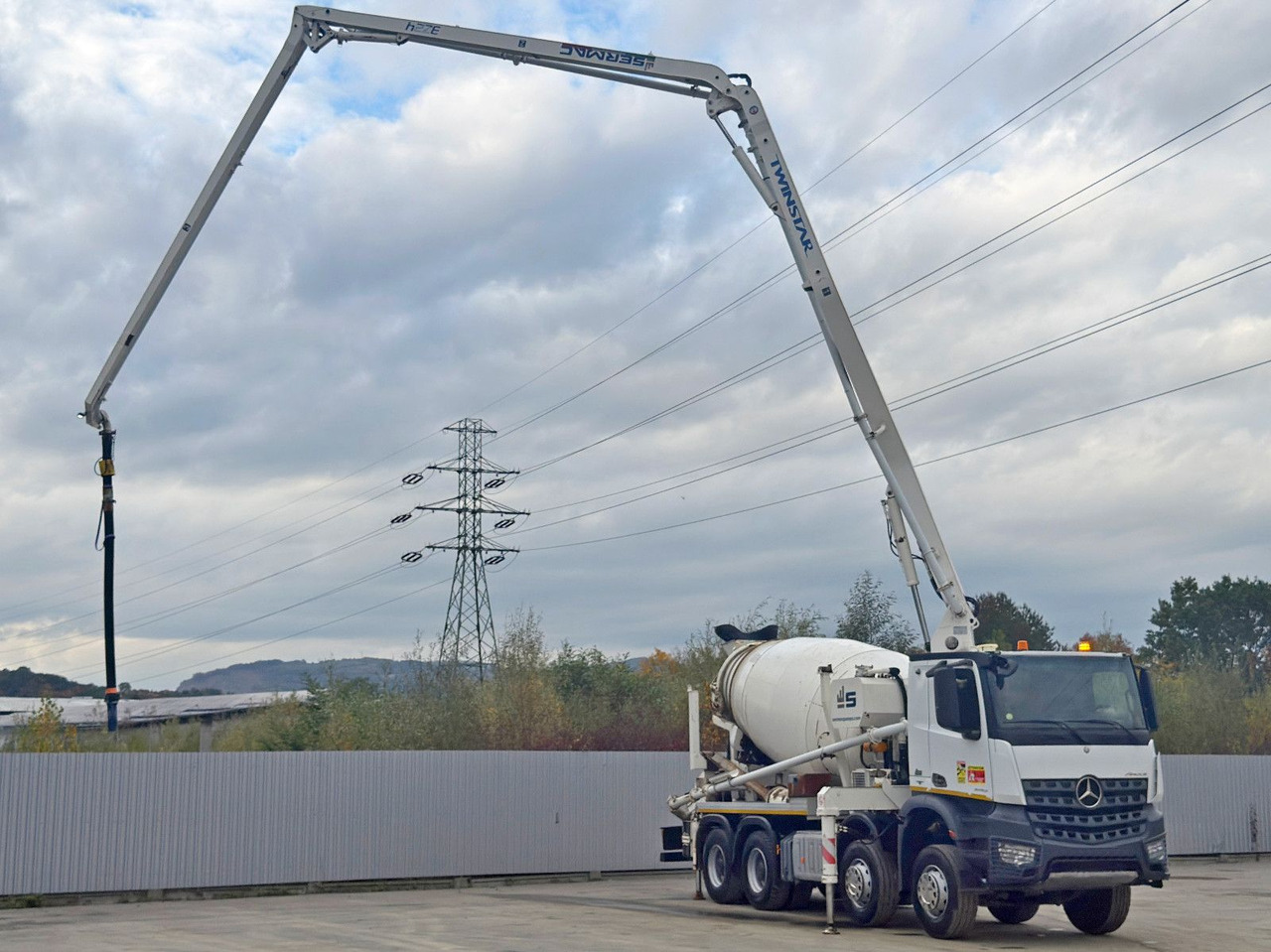 Mercedes-Benz AROCS 3743 * Betonpumpe + FUNK * 8x4 * TOP - Αντλία σκυροδέματος: φωτογραφία 3 Mercedes-Benz AROCS 3743 * Betonpumpe + FUNK * 8x4 * TOP - Αντλία σκυροδέματος: φωτογραφία 3