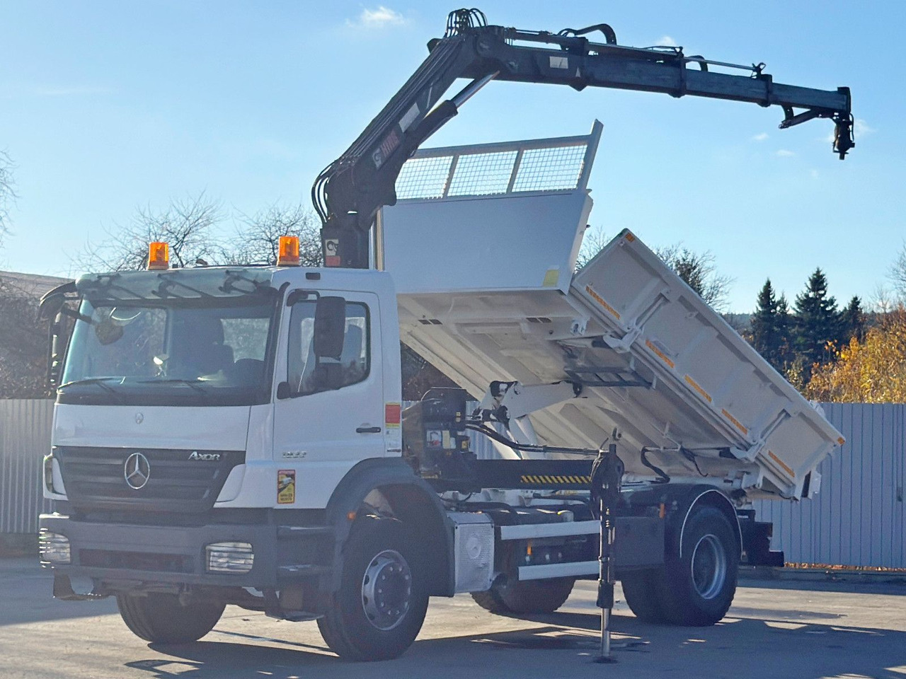 Mercedes-Benz AXOR 1833 * HIAB 144 B - 3 HIDUO + FUNK * TOP - Φορτηγό με γερανό: φωτογραφία 3 Mercedes-Benz AXOR 1833 * HIAB 144 B - 3 HIDUO + FUNK * TOP - Φορτηγό με γερανό: φωτογραφία 3