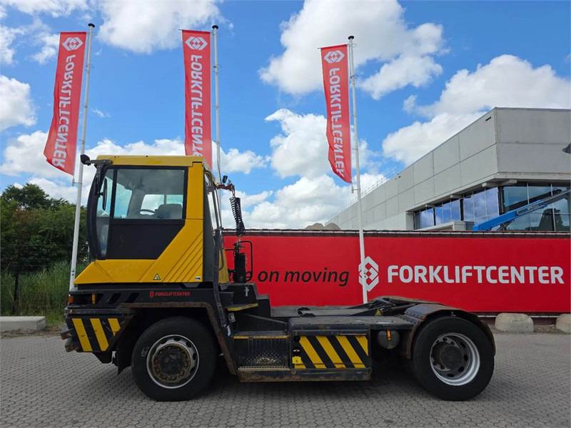 Terberg RT222 4x4 - Τράκτορες τελωνείων: φωτογραφία 4 Terberg RT222 4x4 - Τράκτορες τελωνείων: φωτογραφία 4