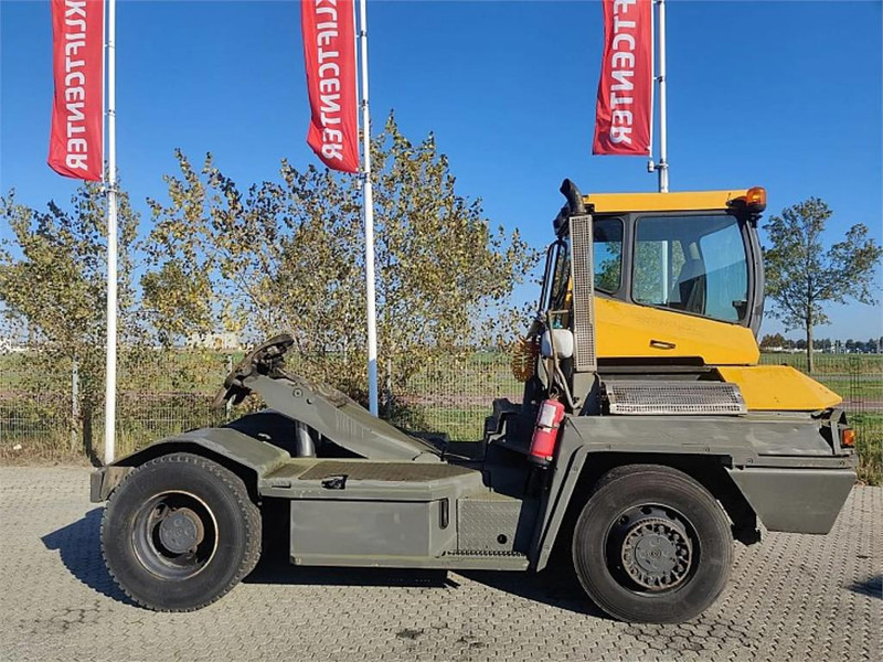 Terberg RT222 4x4 - Τράκτορες τελωνείων: φωτογραφία 2 Terberg RT222 4x4 - Τράκτορες τελωνείων: φωτογραφία 2