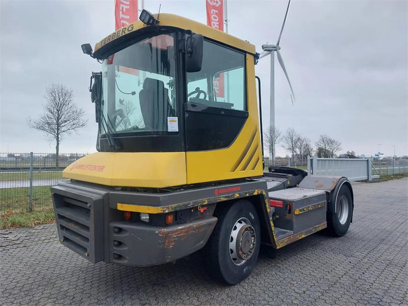 Terberg RT323 4x4 - Τράκτορες τελωνείων: φωτογραφία 2 Terberg RT323 4x4 - Τράκτορες τελωνείων: φωτογραφία 2