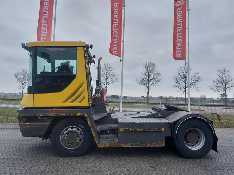 Terberg RT323 4x4 - Τράκτορες τελωνείων: φωτογραφία 4 Terberg RT323 4x4 - Τράκτορες τελωνείων: φωτογραφία 4