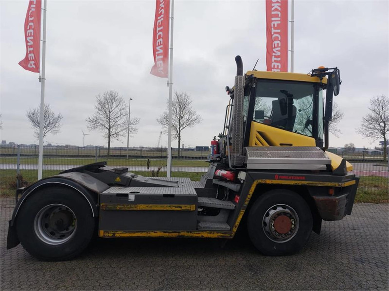 Terberg RT323 4x4 - Τράκτορες τελωνείων: φωτογραφία 3 Terberg RT323 4x4 - Τράκτορες τελωνείων: φωτογραφία 3