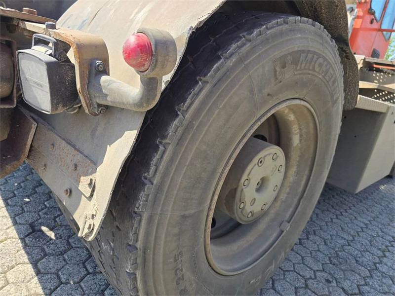 Τράκτορες τελωνείων Terberg YT182: φωτογραφία 13 Τράκτορες τελωνείων Terberg YT182: φωτογραφία 13