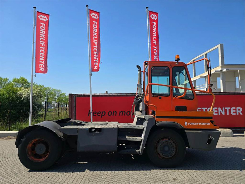 Terberg YT182 - Τράκτορες τελωνείων: φωτογραφία 3 Terberg YT182 - Τράκτορες τελωνείων: φωτογραφία 3