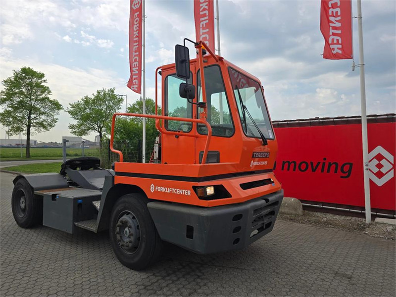 Terberg YT182 - Τράκτορες τελωνείων: φωτογραφία 1 Terberg YT182 - Τράκτορες τελωνείων: φωτογραφία 1