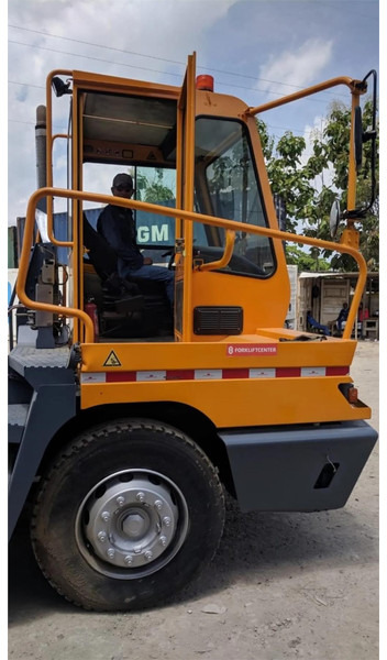 Terberg YT182 - Τράκτορες τελωνείων: φωτογραφία 4 Terberg YT182 - Τράκτορες τελωνείων: φωτογραφία 4