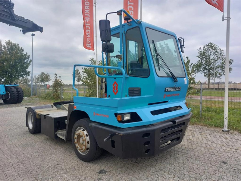 Terberg YT182 - Τράκτορες τελωνείων: φωτογραφία 1 Terberg YT182 - Τράκτορες τελωνείων: φωτογραφία 1