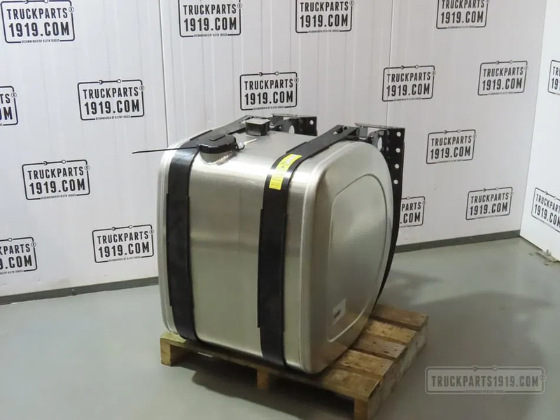 Volvo 21516442 Brandstoftank + steunen 240L - Ρεζερβουάρ καυσίμου για Φορτηγό: φωτογραφία 1 Volvo 21516442 Brandstoftank + steunen 240L - Ρεζερβουάρ καυσίμου για Φορτηγό: φωτογραφία 1
