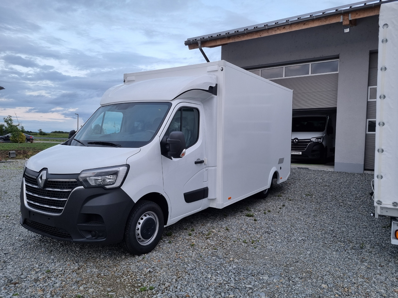 Renault Master 165 Koffer Platform Tiefrahmen - Επαγγελματικό αυτοκίνητο κόφα: φωτογραφία 4 Renault Master 165 Koffer Platform Tiefrahmen - Επαγγελματικό αυτοκίνητο κόφα: φωτογραφία 4