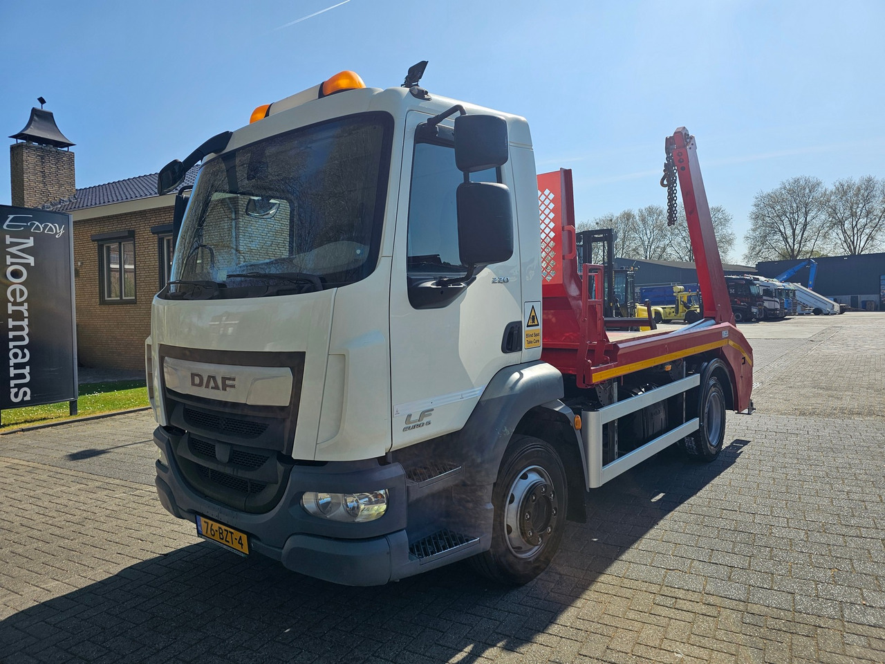 DAF LF 220 Euro 6 - Φορτηγό καδοφόρος φορτωτής: φωτογραφία 3 DAF LF 220 Euro 6 - Φορτηγό καδοφόρος φορτωτής: φωτογραφία 3