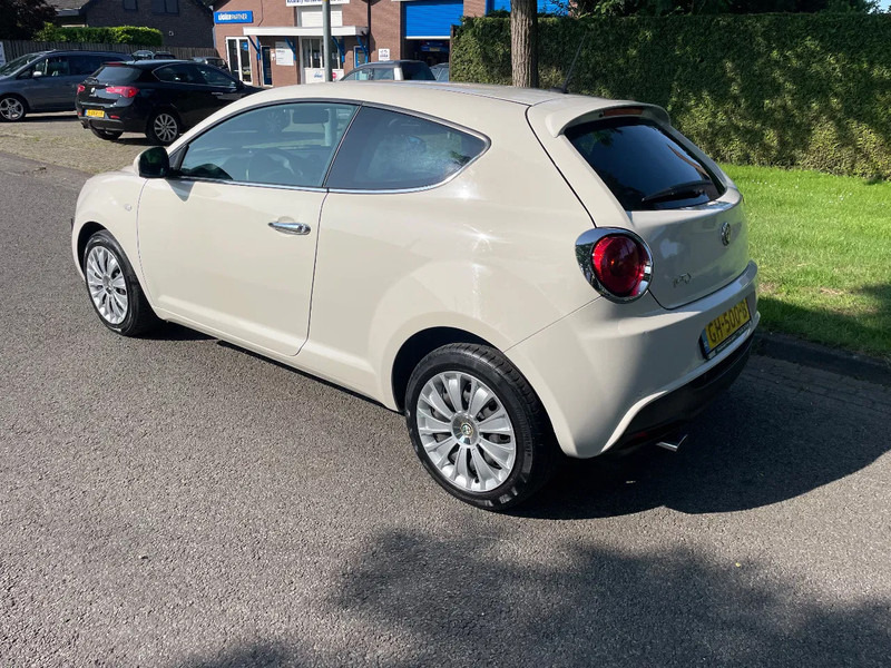 Alfa Romeo MiTo ZEER MOOI in prijs verlaagt - Hatchback: φωτογραφία 4 Alfa Romeo MiTo ZEER MOOI in prijs verlaagt - Hatchback: φωτογραφία 4