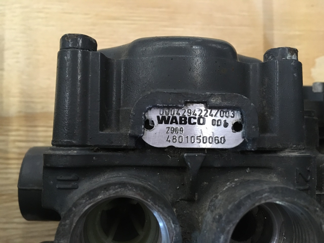 AXLE MODULATOR EPB-2 ACTROS-ATEGO - Εξαρτήματα φρένων για Φορτηγό: φωτογραφία 3 AXLE MODULATOR EPB-2 ACTROS-ATEGO - Εξαρτήματα φρένων για Φορτηγό: φωτογραφία 3