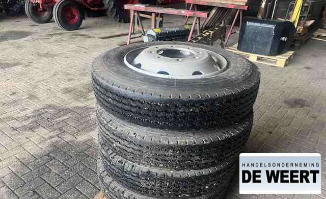 Michelin 9R22.5 , 9 R 22.5 - Ελαστικά και ζάντες για Γεωργικά μηχανήματα: φωτογραφία 3 Michelin 9R22.5 , 9 R 22.5 - Ελαστικά και ζάντες για Γεωργικά μηχανήματα: φωτογραφία 3