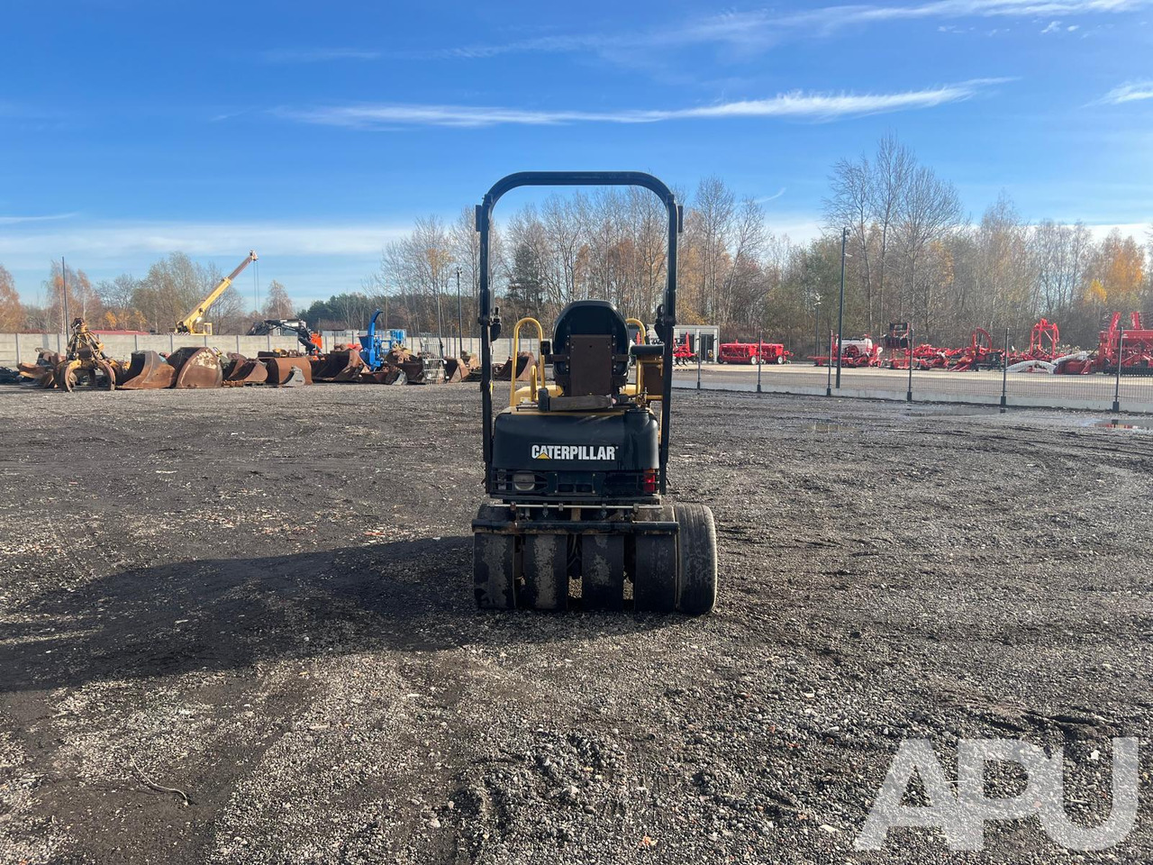 CATERPILLAR CB-225E - Οδοστρωτήρας: φωτογραφία 4 CATERPILLAR CB-225E - Οδοστρωτήρας: φωτογραφία 4