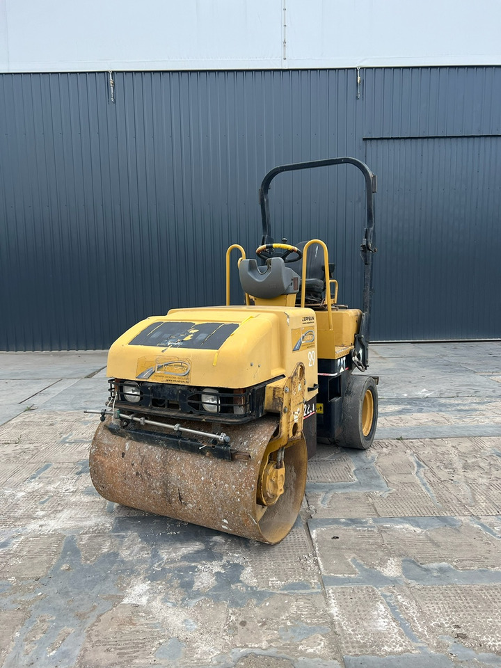 CATERPILLAR CB-225E - Οδοστρωτήρας: φωτογραφία 1 CATERPILLAR CB-225E - Οδοστρωτήρας: φωτογραφία 1