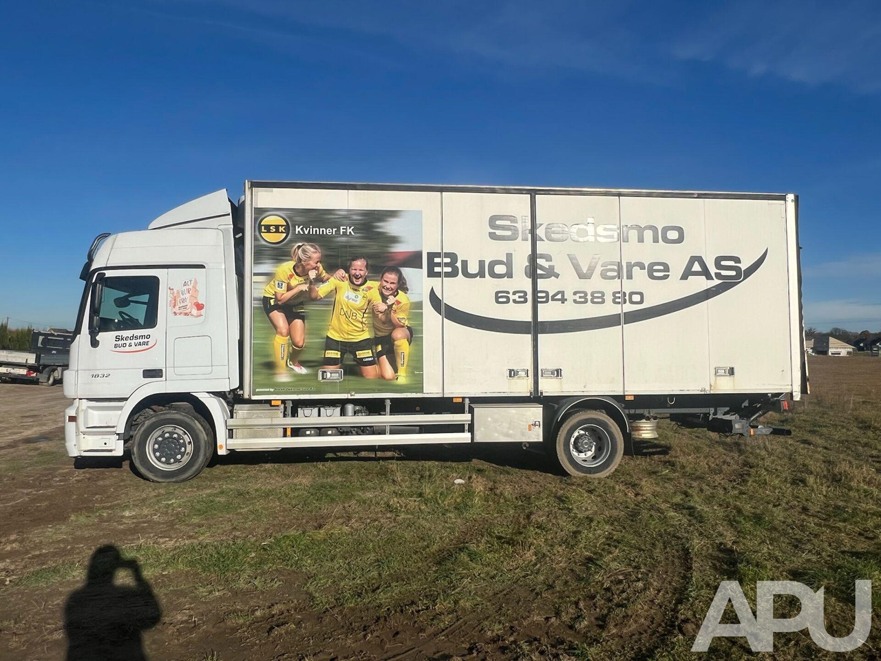 Mercedes Actros 1832 - Φορτηγό κόφα: φωτογραφία 4 Mercedes Actros 1832 - Φορτηγό κόφα: φωτογραφία 4