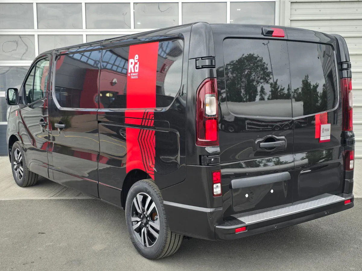 NEW Renault Trafic Exclusive 170BHP/150BHP Auto Black - Βαν: φωτογραφία 3 NEW Renault Trafic Exclusive 170BHP/150BHP Auto Black - Βαν: φωτογραφία 3
