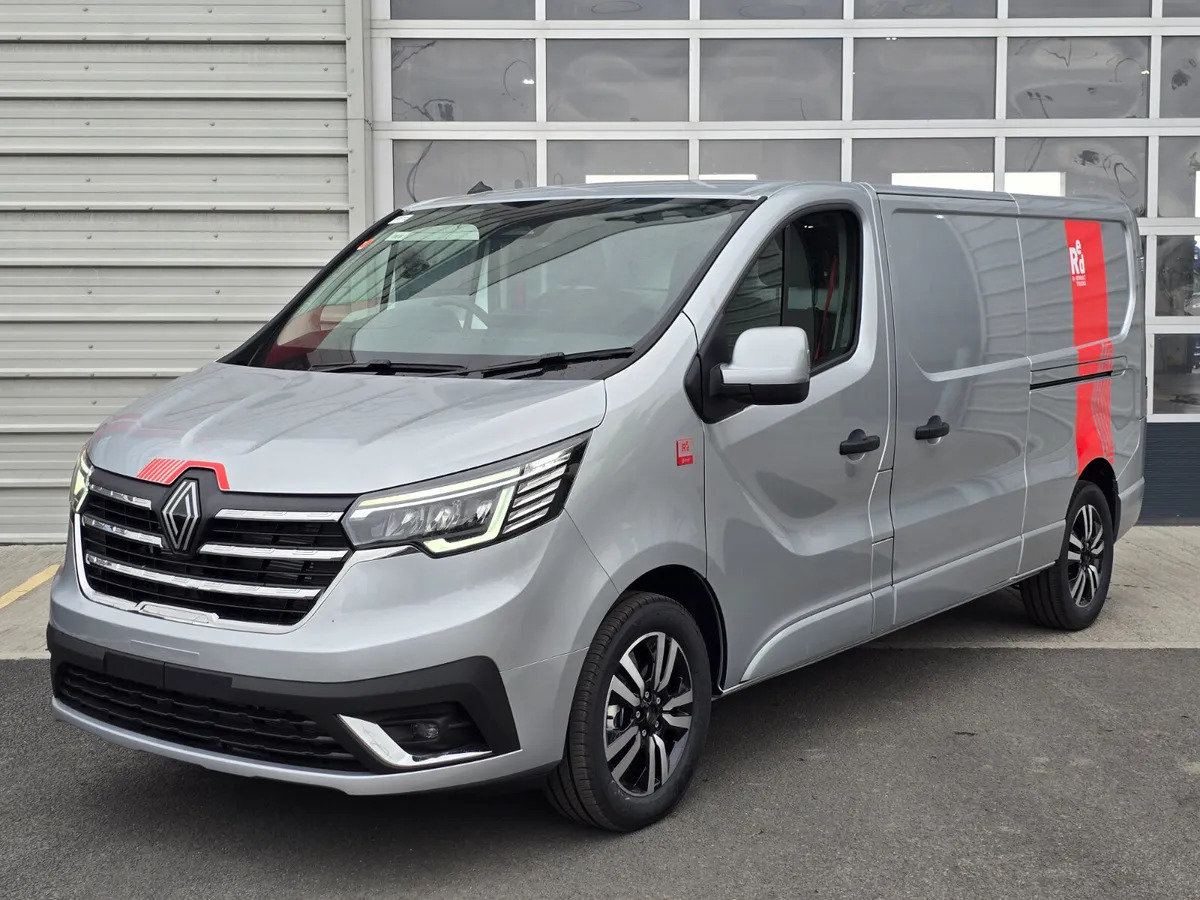NEW Renault Trafic Exclusive 170BHP/150BHP Auto Highland Silver - Βαν: φωτογραφία 2 NEW Renault Trafic Exclusive 170BHP/150BHP Auto Highland Silver - Βαν: φωτογραφία 2