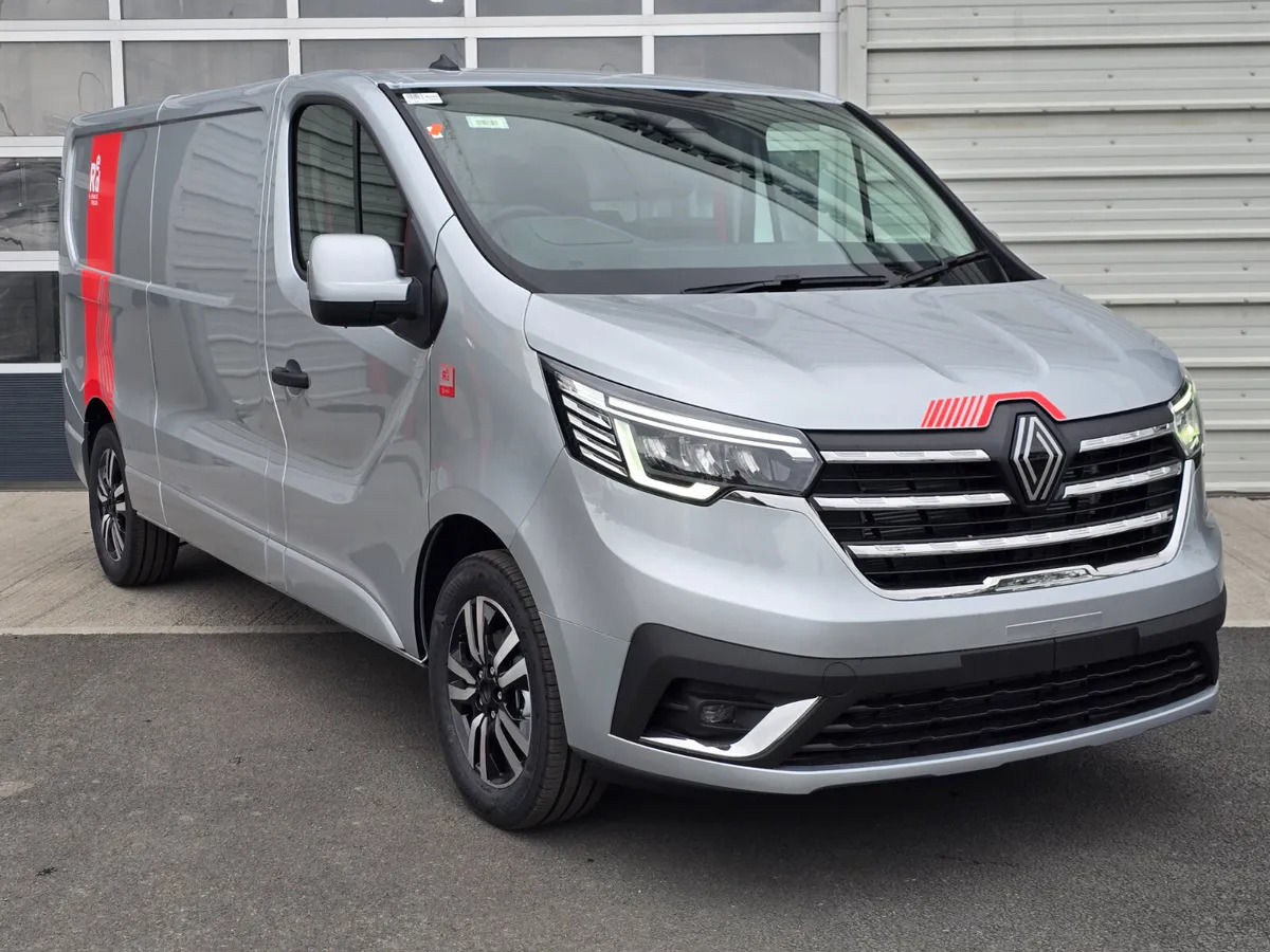 NEW Renault Trafic Exclusive 170BHP/150BHP Manual Silver - Βαν: φωτογραφία 1 NEW Renault Trafic Exclusive 170BHP/150BHP Manual Silver - Βαν: φωτογραφία 1