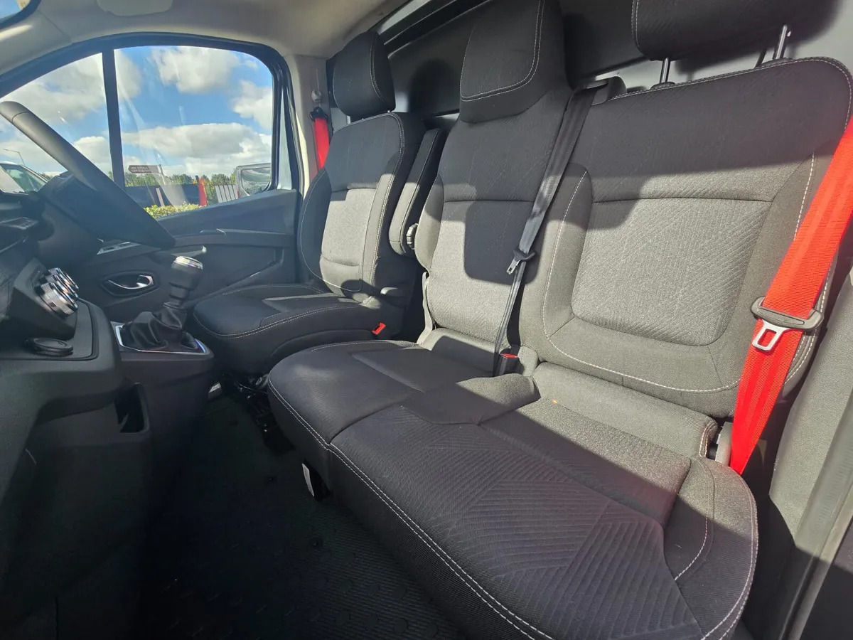 NEW Renault Trafic Exclusive 170BHP/150BHP Manual White - Βαν: φωτογραφία 3 NEW Renault Trafic Exclusive 170BHP/150BHP Manual White - Βαν: φωτογραφία 3