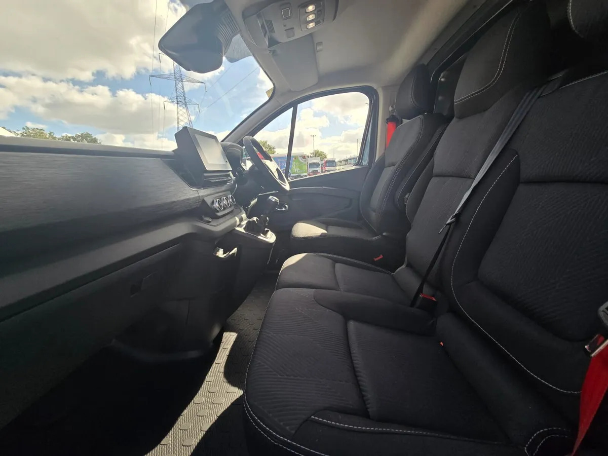 NEW Renault Trafic Exclusive 170BHP/150BHP Manual White - Βαν: φωτογραφία 5 NEW Renault Trafic Exclusive 170BHP/150BHP Manual White - Βαν: φωτογραφία 5