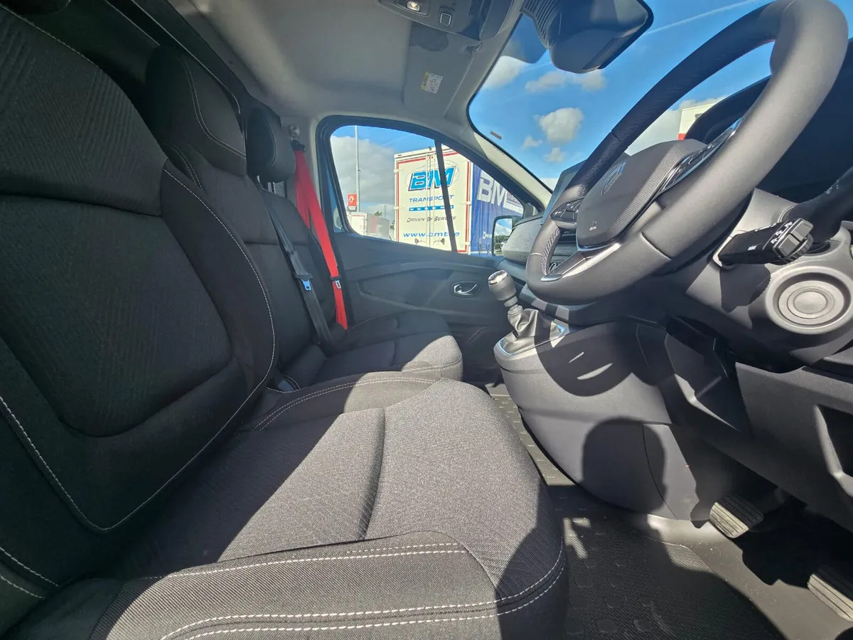 NEW Renault Trafic Exclusive 170BHP/150BHP Manual White - Βαν: φωτογραφία 4 NEW Renault Trafic Exclusive 170BHP/150BHP Manual White - Βαν: φωτογραφία 4