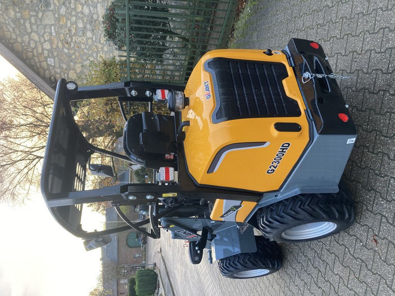 Giant G2300 HD - Σπαστός φορτωτής: φωτογραφία 3 Giant G2300 HD - Σπαστός φορτωτής: φωτογραφία 3