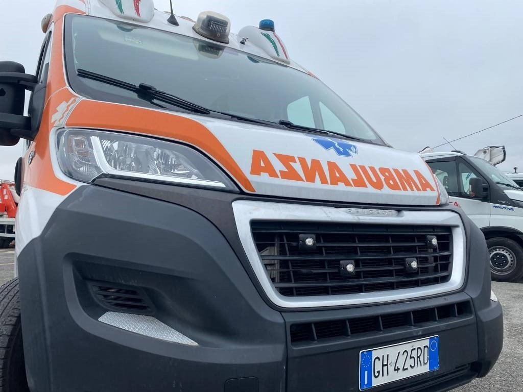 Fiat Ducato - Ασθενοφόρο: φωτογραφία 4 Fiat Ducato - Ασθενοφόρο: φωτογραφία 4