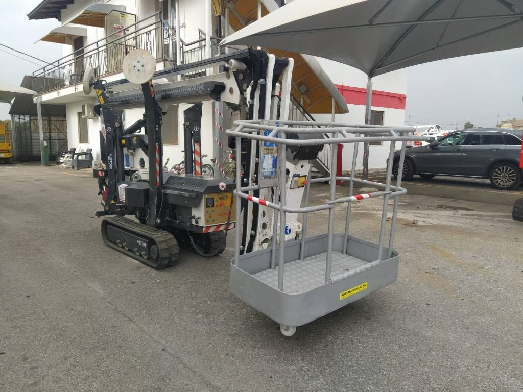 Platform Basket 13.80 - Καλαθοφόρο με ερπύστριες: φωτογραφία 3 Platform Basket 13.80 - Καλαθοφόρο με ερπύστριες: φωτογραφία 3