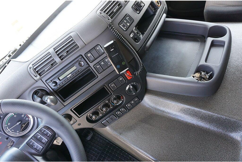 Φορτηγό ψυγείο DAF CF / 400 / ACC / EURO 6 / PRZEWOZU NAPOJÓW / OŚ SKRĘTNA: φωτογραφία 9