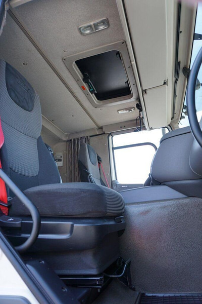 Φορτηγό ψυγείο DAF CF / 400 / ACC / EURO 6 / PRZEWOZU NAPOJÓW / OŚ SKRĘTNA: φωτογραφία 8