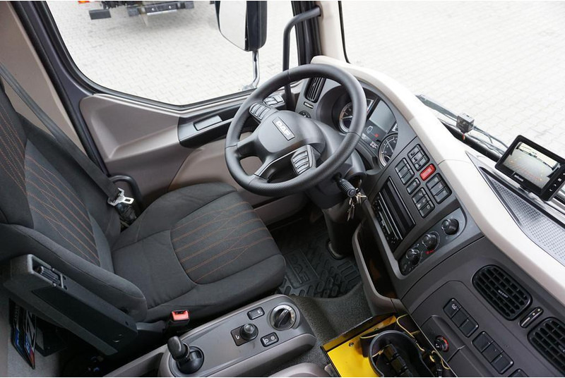 Φορτηγό με ανοιχτή καρότσα, Φορτηγό με γερανό DAF LF / 260 / ACC / SKRZYNIOWY + HDS / HYVA HC-183 / PILOT / ROTATO: φωτογραφία 13