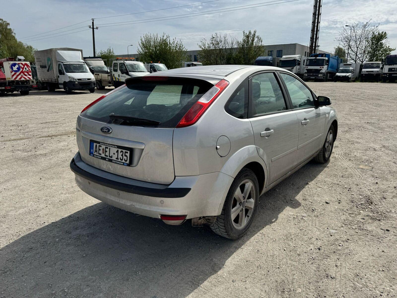 Ford Focus 1,6 i - Damaged Car - Hatchback: φωτογραφία 5 Ford Focus 1,6 i - Damaged Car - Hatchback: φωτογραφία 5