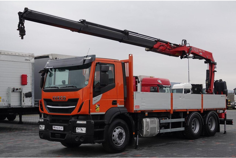 Iveco 420 - Φορτηγό με ανοιχτή καρότσα, Φορτηγό με γερανό: φωτογραφία 1 Iveco 420 - Φορτηγό με ανοιχτή καρότσα, Φορτηγό με γερανό: φωτογραφία 1