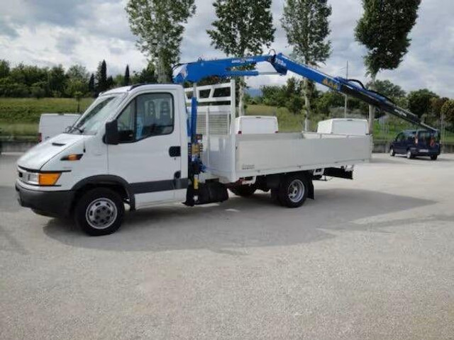 Iveco Daily 35C11 - flatbed+crane - Φορτηγό με ανοιχτή καρότσα, Φορτηγό με γερανό: φωτογραφία 2 Iveco Daily 35C11 - flatbed+crane - Φορτηγό με ανοιχτή καρότσα, Φορτηγό με γερανό: φωτογραφία 2