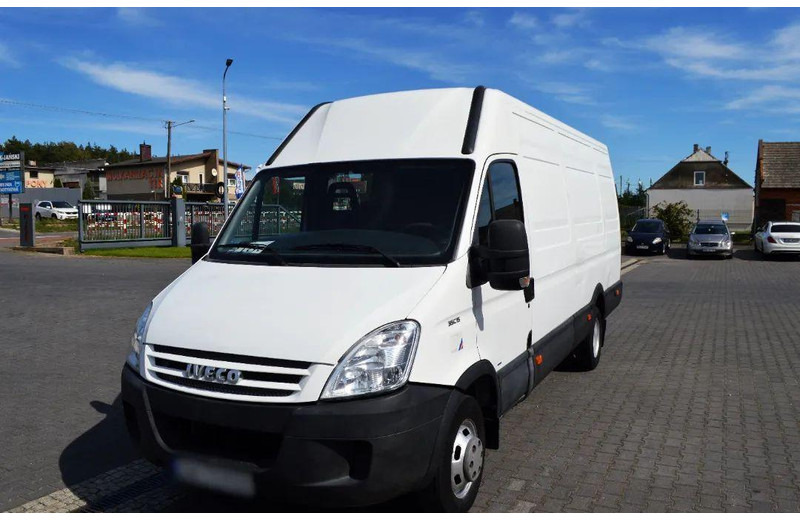 Iveco Daily 35C15 Furgon L4H3 Brygadówka 6-seater Doka Doubel Cabin - Μικρό λεωφορείο, Επιβατικό βαν: φωτογραφία 2 Iveco Daily 35C15 Furgon L4H3 Brygadówka 6-seater Doka Doubel Cabin - Μικρό λεωφορείο, Επιβατικό βαν: φωτογραφία 2