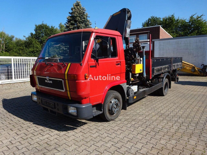 MAN 9.150 - Flatbed+crane - Φορτηγό με ανοιχτή καρότσα, Φορτηγό με γερανό: φωτογραφία 1 MAN 9.150 - Flatbed+crane - Φορτηγό με ανοιχτή καρότσα, Φορτηγό με γερανό: φωτογραφία 1
