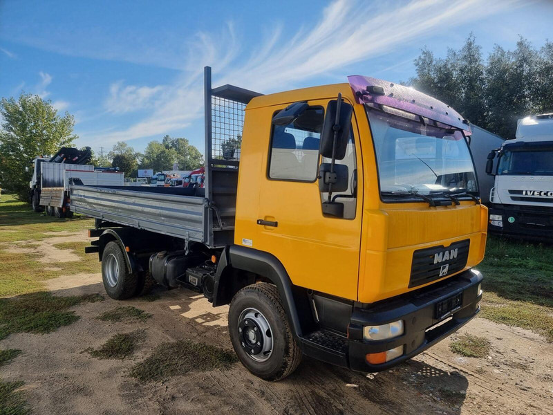 MAN LE 8.180 Meiller Kipper Three-Sided Tipper - 3 old. billencs - T - Φορτηγό ανατρεπόμενο: φωτογραφία 4 MAN LE 8.180 Meiller Kipper Three-Sided Tipper - 3 old. billencs - T - Φορτηγό ανατρεπόμενο: φωτογραφία 4